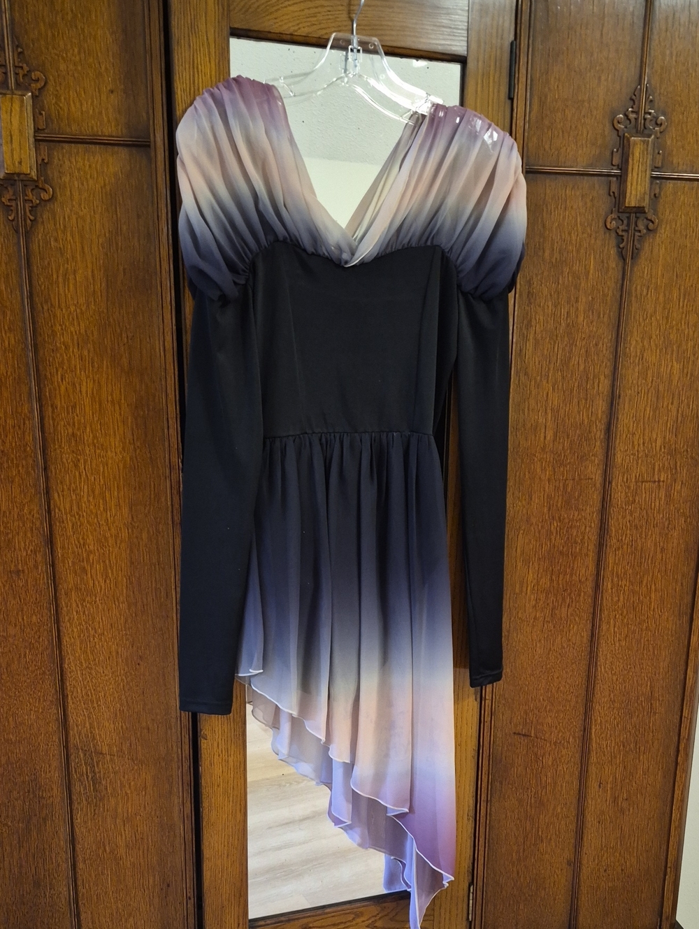 Elegant Ombre Long-Sleeve Asymmetric Women's Top - Black and Lavender Dress